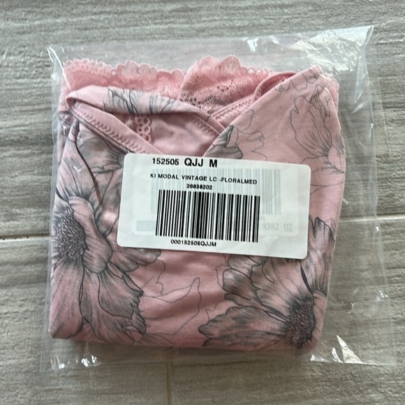 Victoria’s Secret Pink Grey Modal & Lace Cropped Cami Set Medium tank boyshorts - Picture 5 of 11